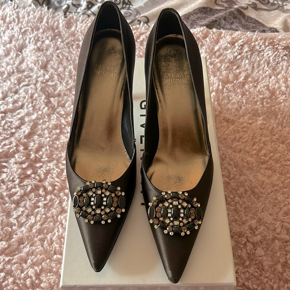 Stuart Weitzman brown satin heels with jeweled broach embellishment - Picture 1 of 9
